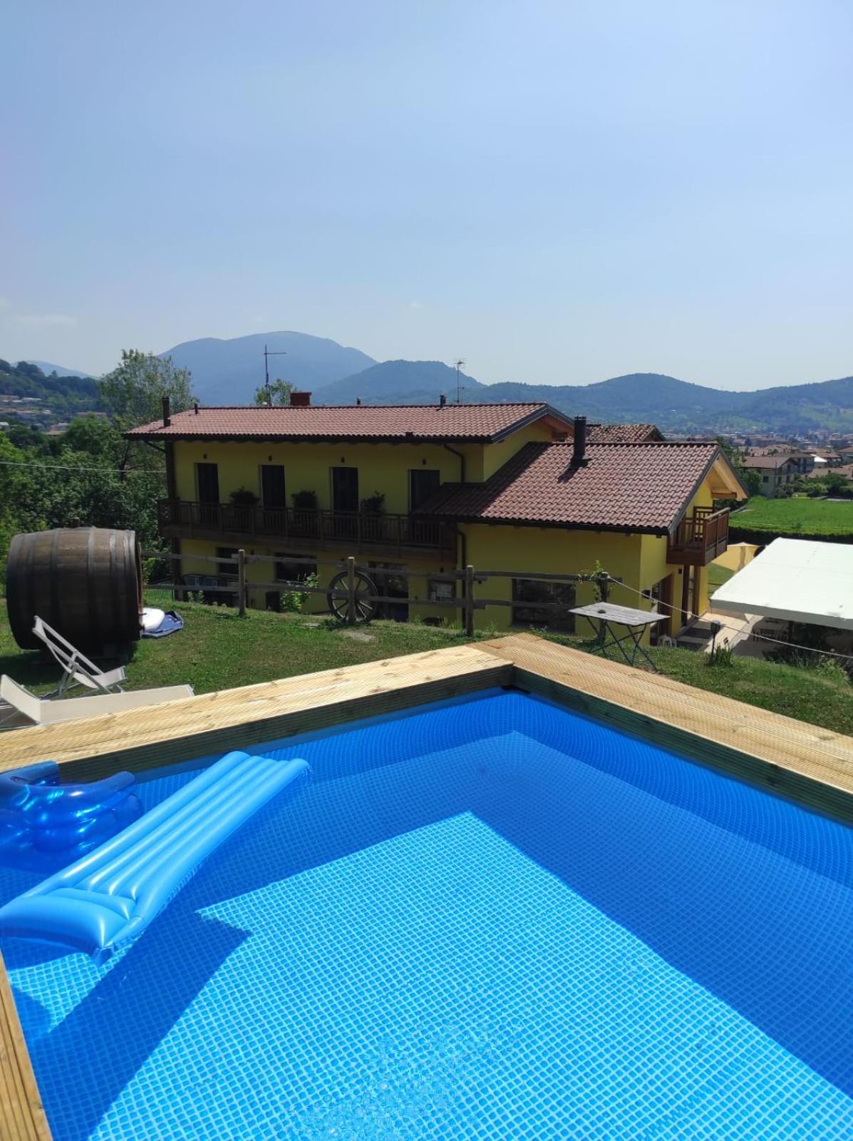 Agriturismo La Soglia Del Parco Ranica Екстериор снимка